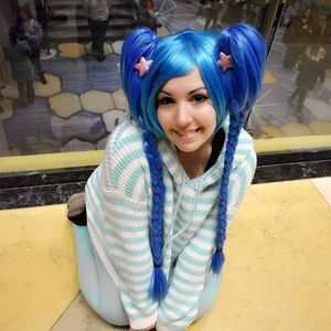 Meet your Posher, Angela